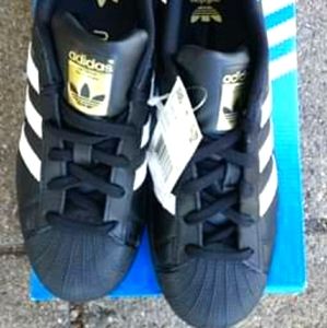 Black Adidas shell-top sneakers (Boys)